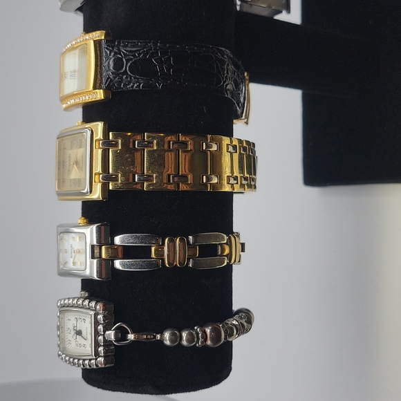 8 square face watches with new batteries. - Picture 10 of 12